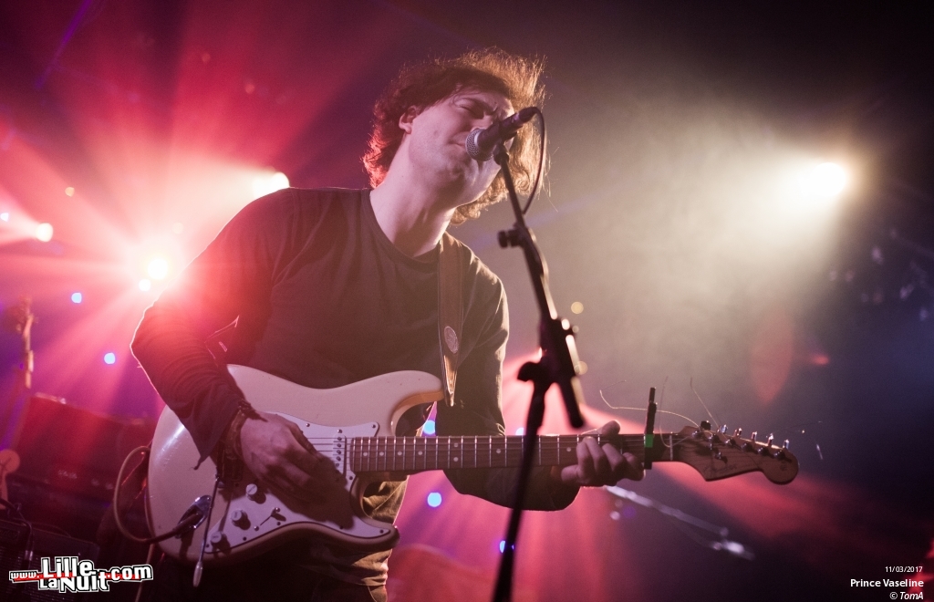 Toy + Birdpen + Prince Vaseline à l’Aeronef en live - photo n°5