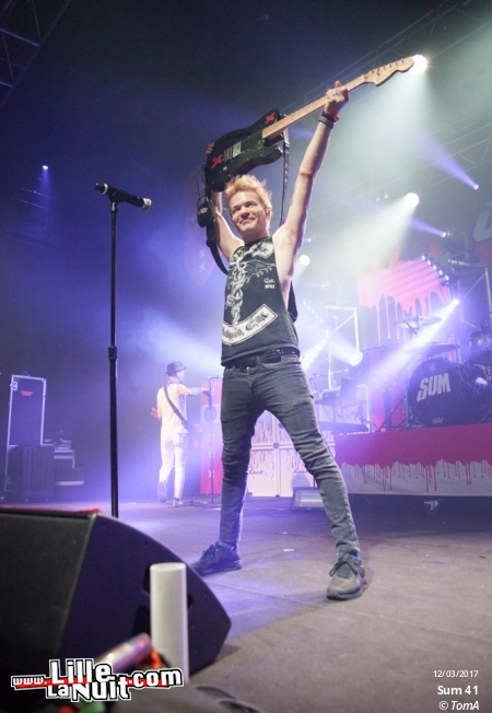 Sum 41 + Hollerado à l’Aéronef en live - photo n°13