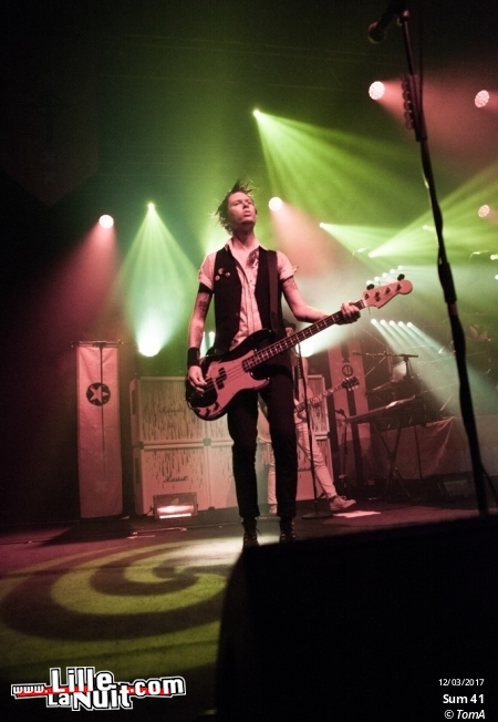 Sum 41 + Hollerado à l’Aéronef en live - photo n°9