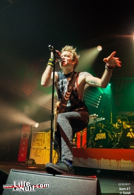 Sum 41 + Hollerado à l’Aéronef en live - photo n°12
