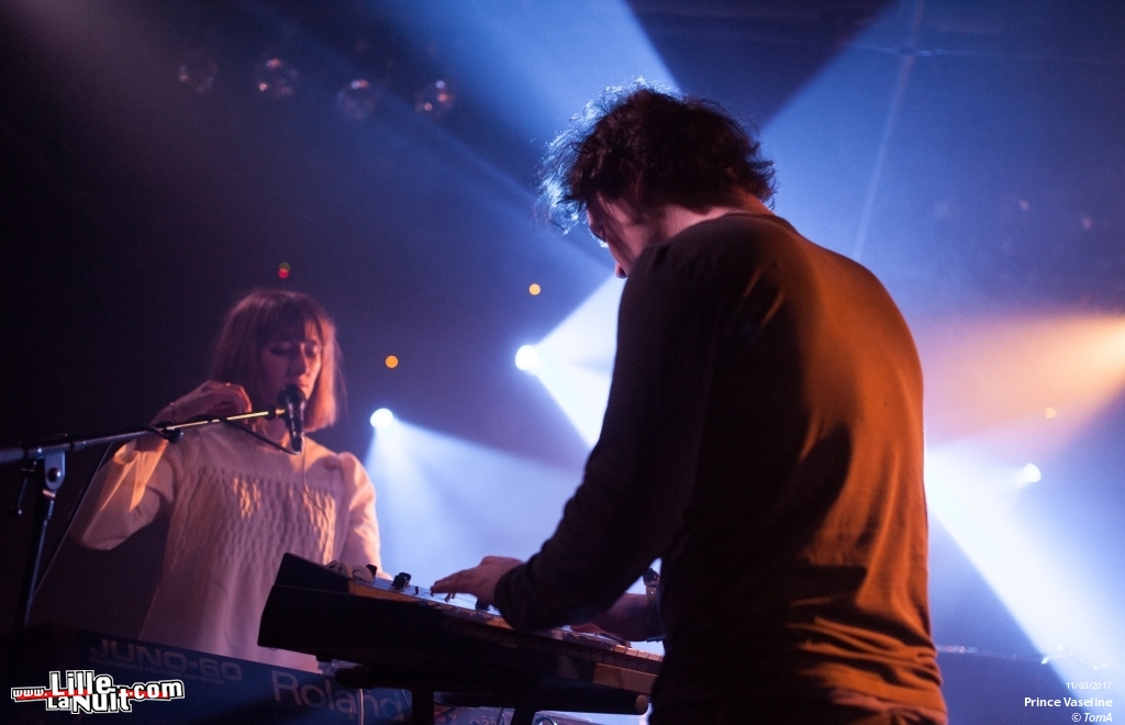 Toy + Birdpen + Prince Vaseline à l’Aeronef en live - photo n°2