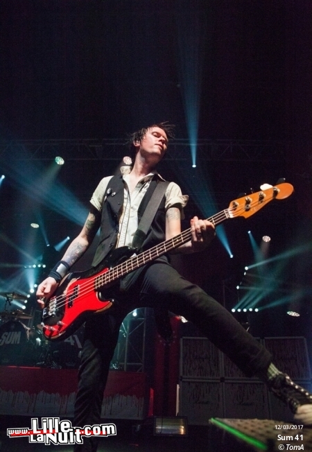 Sum 41 + Hollerado à l’Aéronef en live - photo n°24