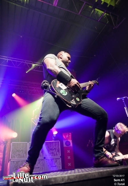Sum 41 + Hollerado à l’Aéronef en live - photo n°11