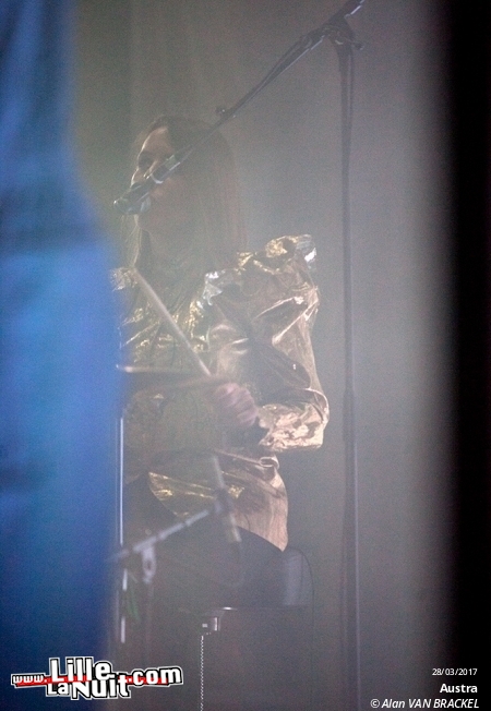 Festival Les Femmes S’en Mêlent : Austra + Pixx au Grand Mix en live - photo n°7