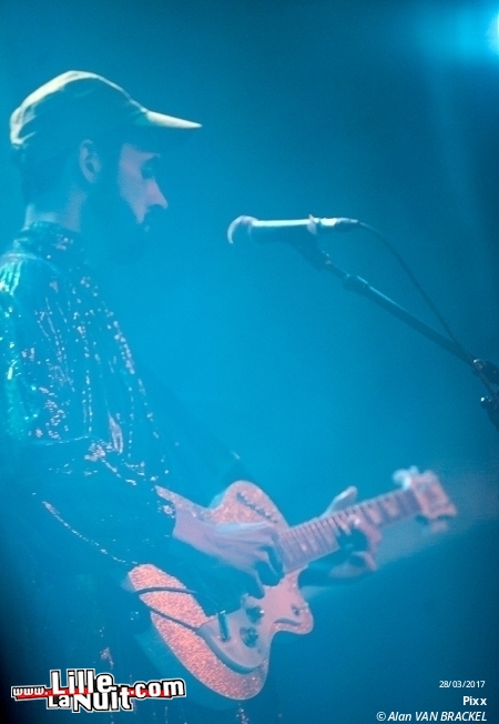 Festival Les Femmes S’en Mêlent : Austra + Pixx au Grand Mix en live - photo n°7