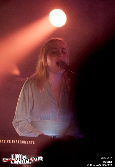 Festival Les Femmes S’en Mêlent : Austra + Pixx au Grand Mix en live - photo n°2