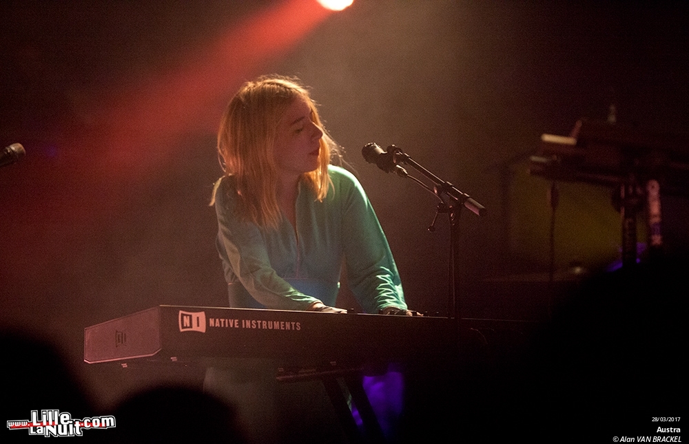 Festival Les Femmes S’en Mêlent : Austra + Pixx au Grand Mix en live - photo n°3
