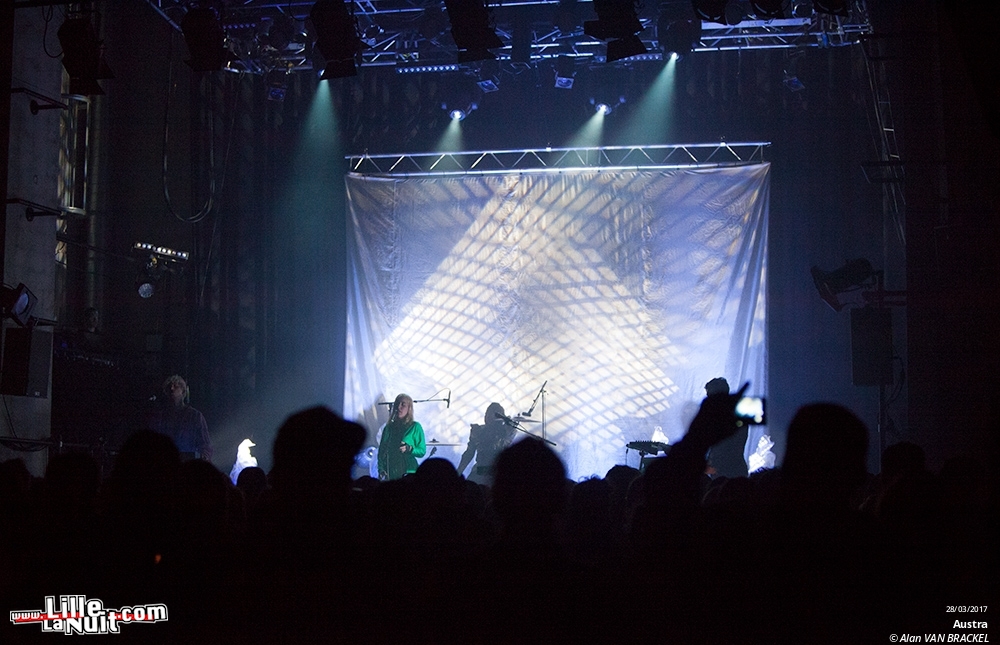 Festival Les Femmes S’en Mêlent : Austra + Pixx au Grand Mix en live - photo n°15