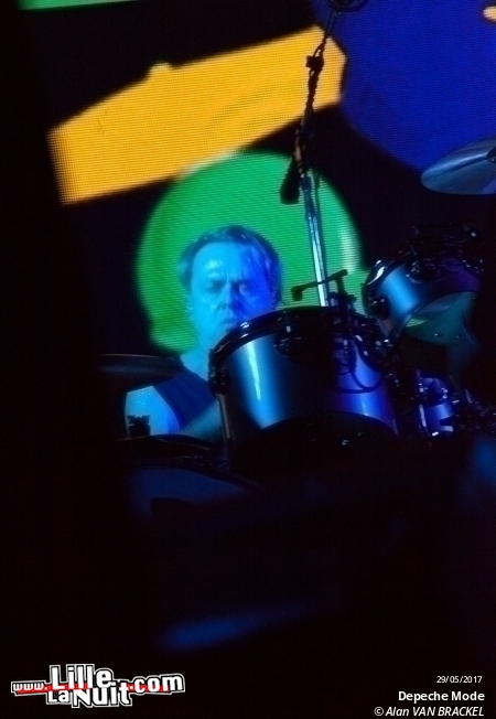 Depeche Mode + The Horrors au Stade Pierre Mauroy en live - photo n°5