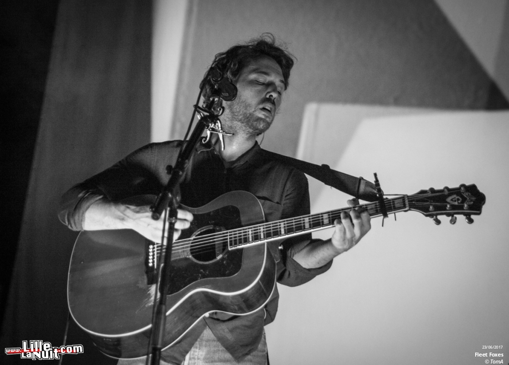 Fleet Foxes + November Polaroid  à L’Aéronef en live - photo n°16