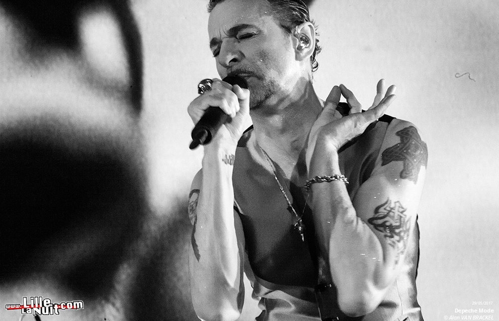 Depeche Mode + The Horrors au Stade Pierre Mauroy en live - photo n°8