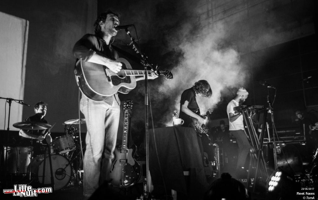 Fleet Foxes + November Polaroid  à L’Aéronef en live - photo n°17