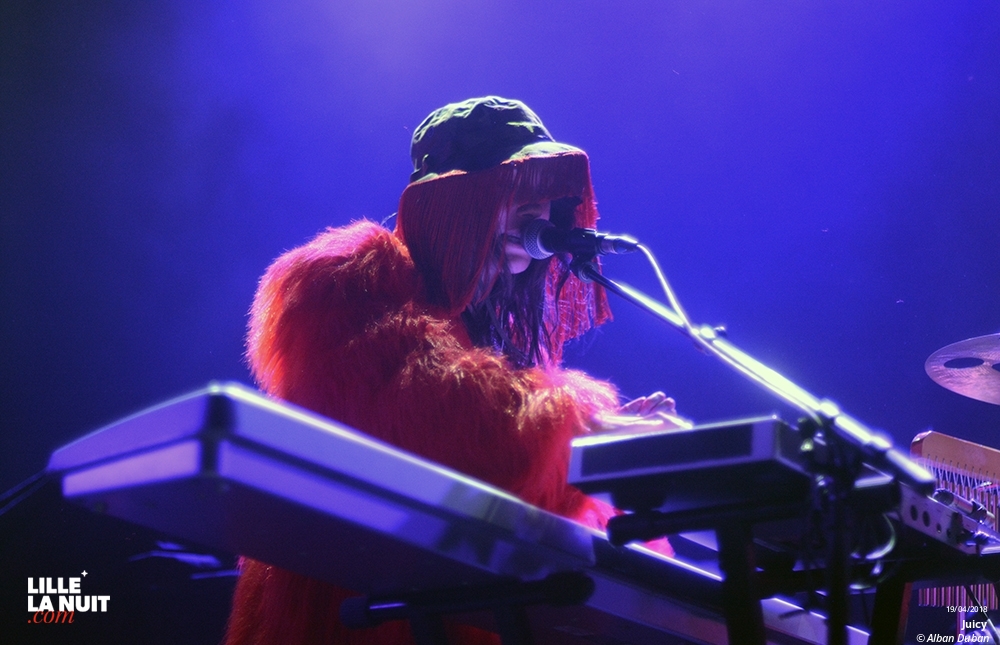 Angèle + Juicy au Splendid en live - photo n°1