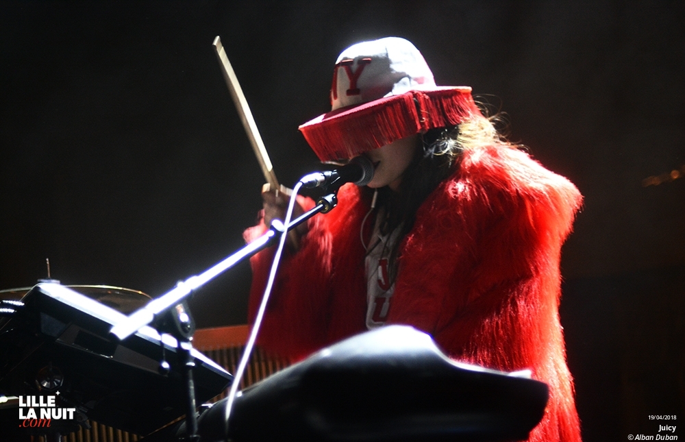 Angèle + Juicy au Splendid en live - photo n°2