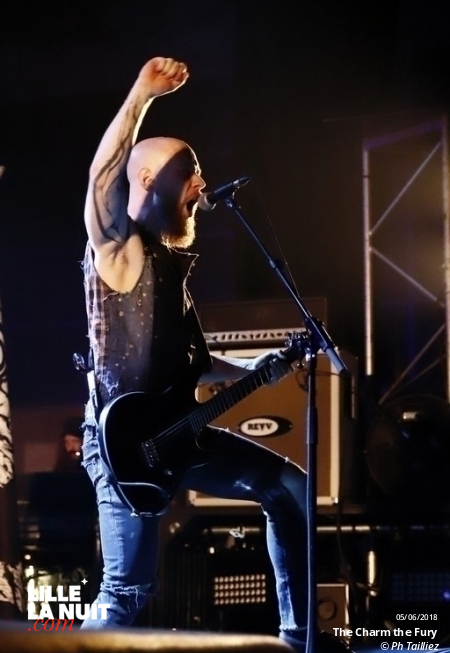 Arch Enemy + The Charm the Fury à l&rsquo;Aéronef en live - photo n°10