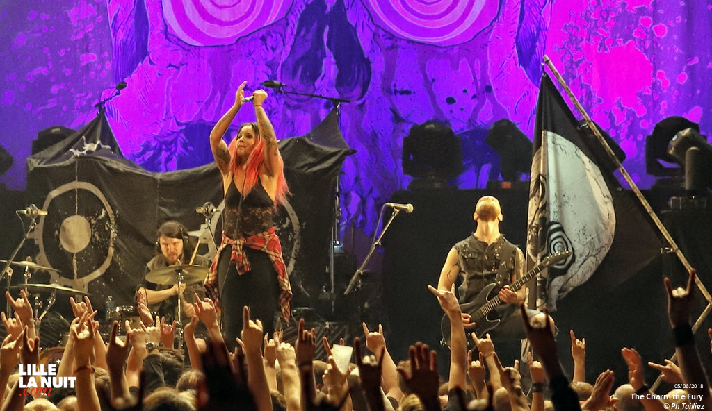 Arch Enemy + The Charm the Fury à l&rsquo;Aéronef en live - photo n°9