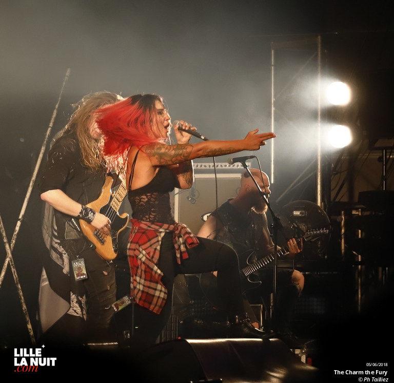 Arch Enemy + The Charm the Fury à l&rsquo;Aéronef en live - photo n°1