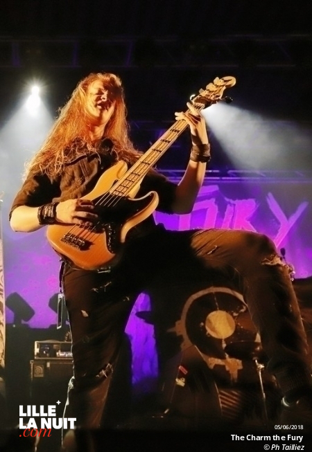 Arch Enemy + The Charm the Fury à l&rsquo;Aéronef en live - photo n°12