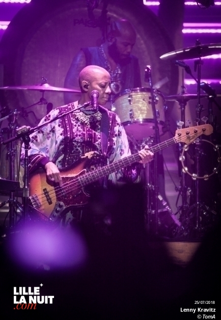 Lenny Kravitz + MF Robots au Zénith de Lille en live - photo n°12