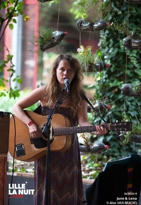 Strawberry Fest : Holy Wave + Ulrika Spacek + Wild Racoon + June & Lena à la Ferme d’en Haut en live - photo n°5