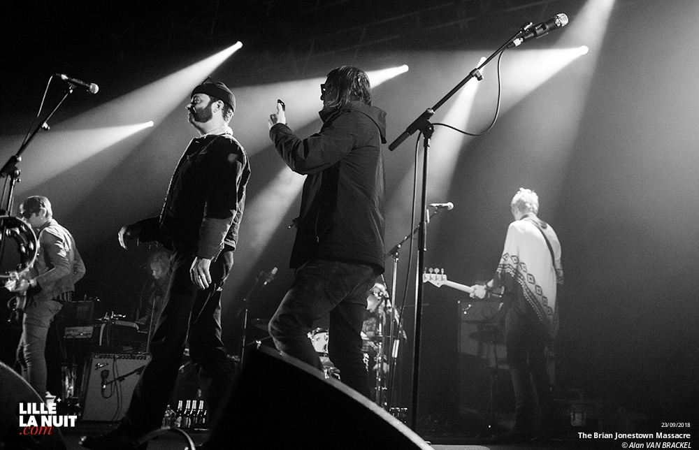 The Brian Jonestown Massacre + Dead Horse One à l’Aéronef de Lille en live - photo n°1