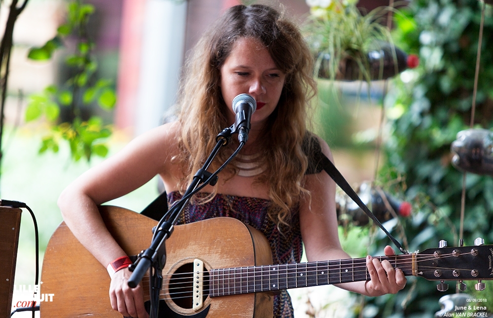 Strawberry Fest : Holy Wave + Ulrika Spacek + Wild Racoon + June & Lena à la Ferme d’en Haut en live - photo n°7