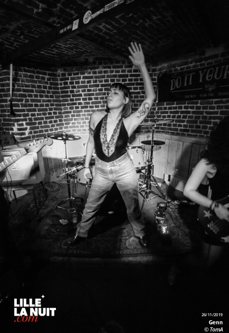 Genn + The Curves au Do It Yourself en live - photo n°5