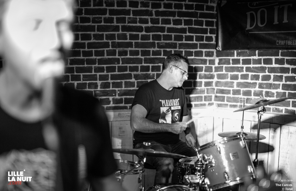 Genn + The Curves au Do It Yourself en live - photo n°2