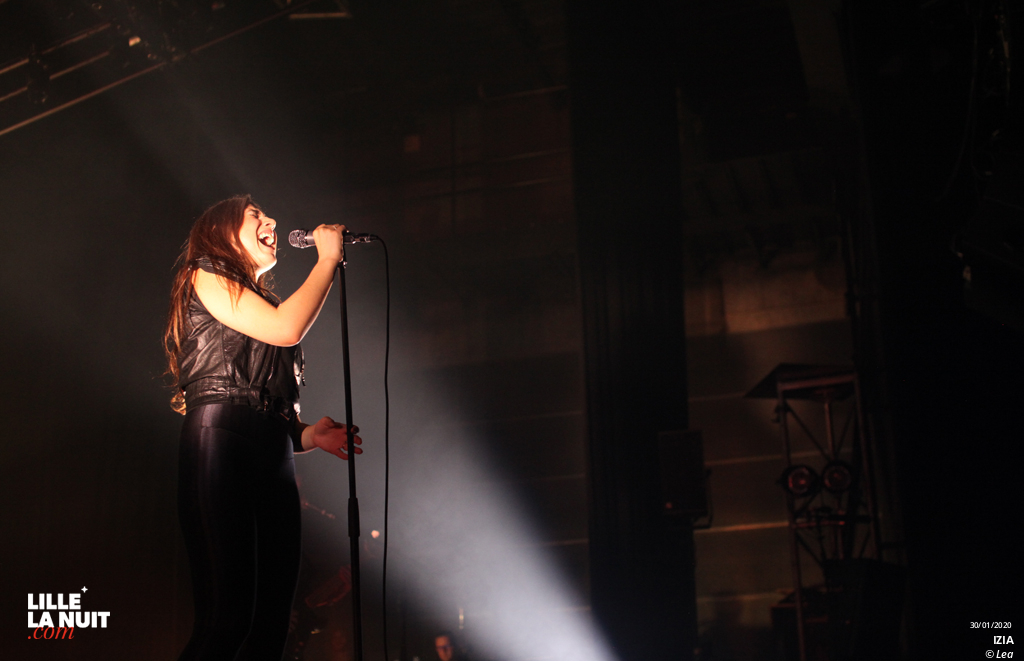 Izïa + Lee-Ann Curren à l’Aéronef en live - photo n°2