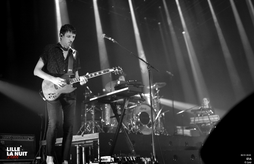 Izïa + Lee-Ann Curren à l’Aéronef en live - photo n°11
