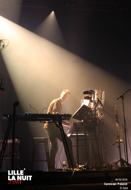 Caravan Palace + Slim & The Beast à l’Aéronef en live - photo n°9