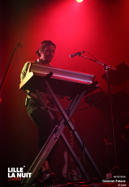 Caravan Palace + Slim & The Beast à l’Aéronef en live - photo n°2