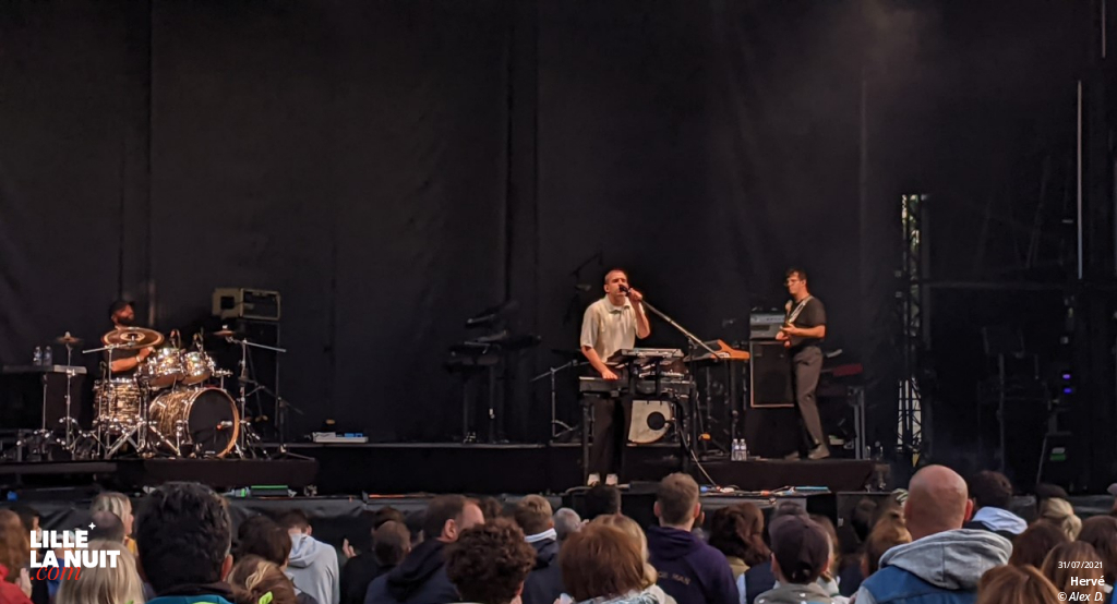 Rétro C Trop : Feu! Chatterton + Hervé + Structures + Ravens Crew en live - photo n°1