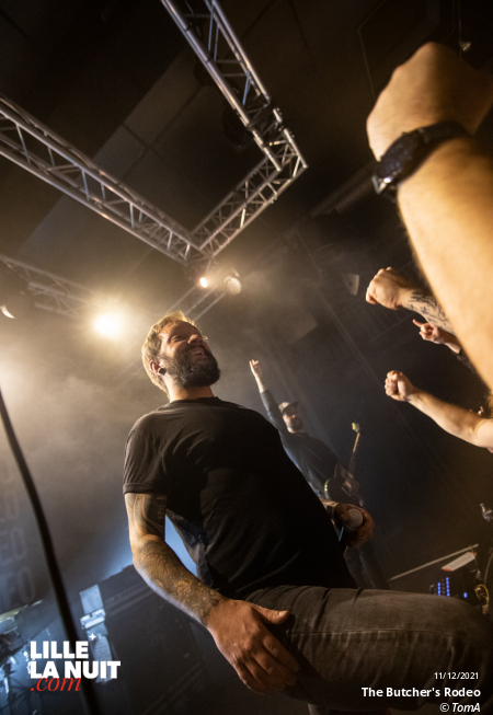 Noise Emission Control + Head Charger + The Butcher’s Rodeo au Black Lab en live - photo n°2