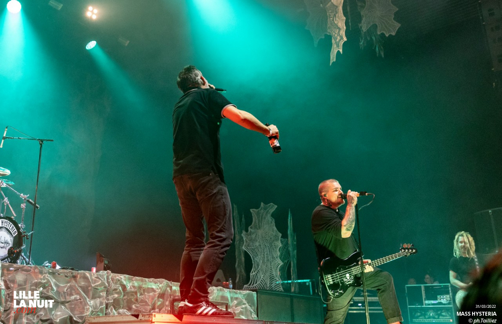 Le Gros 4 – Ultra Vomit + Mass Hystéria + Tagada Jones + No One Is Innocent au Zénith de Lille en live - photo n°5