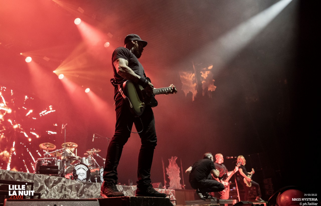 Le Gros 4 – Ultra Vomit + Mass Hystéria + Tagada Jones + No One Is Innocent au Zénith de Lille en live - photo n°3