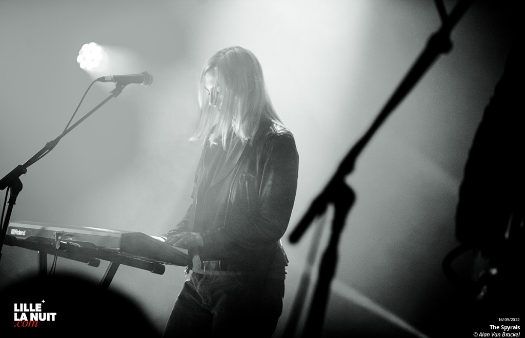 Strawberry Fest – Jour 1 : Tess Parks + The Spyrals + The Kandalini Genie + Quantum Quantum à la Maison Folie Moulins en live - photo n°11