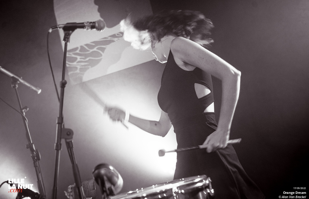 Strawberry Fest – Jour 2 : Black Market Karma + Hoover III + Acid Tongue + Orange Dream à la Maison Folie Moulins en live - photo n°3