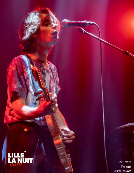 Feu! Chatterton + Trente au Zénith de Lille en live - photo n°8