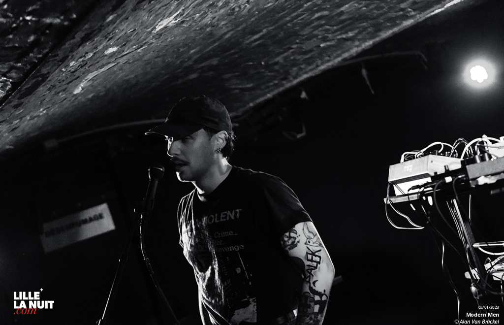 Vague de froid : Modern Men + Giirls + The Log Equation à la Malterie de Lille en live - photo n°7