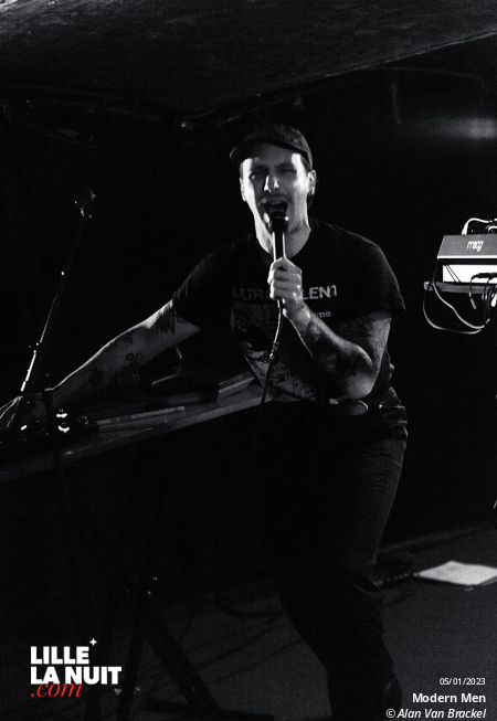Vague de froid : Modern Men + Giirls + The Log Equation à la Malterie de Lille en live - photo n°3