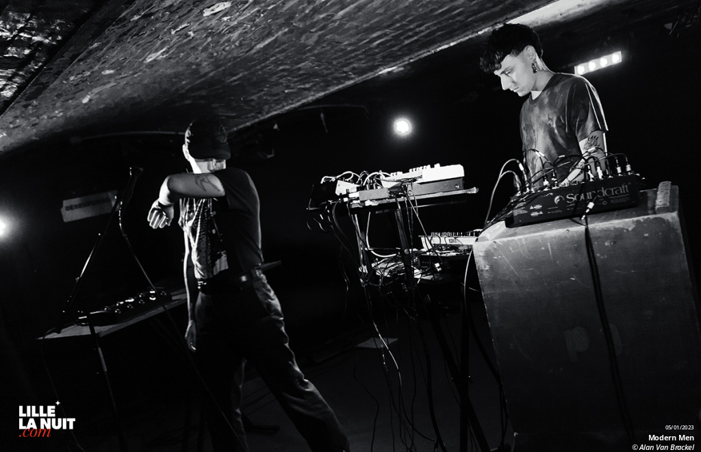 Vague de froid : Modern Men + Giirls + The Log Equation à la Malterie de Lille en live - photo n°8