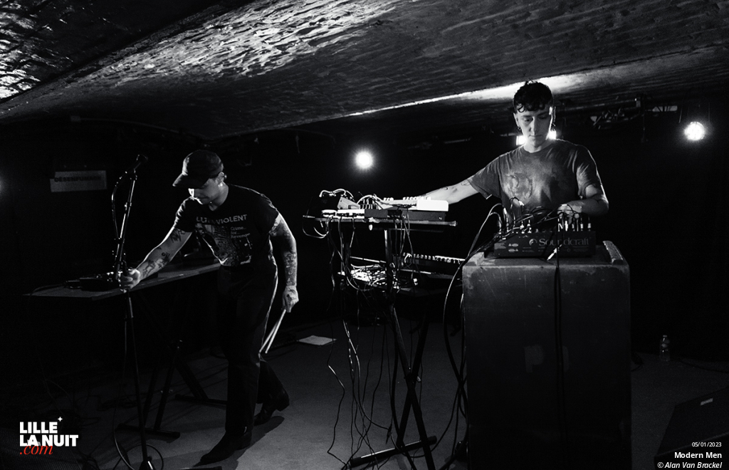 Vague de froid : Modern Men + Giirls + The Log Equation à la Malterie de Lille en live - photo n°1