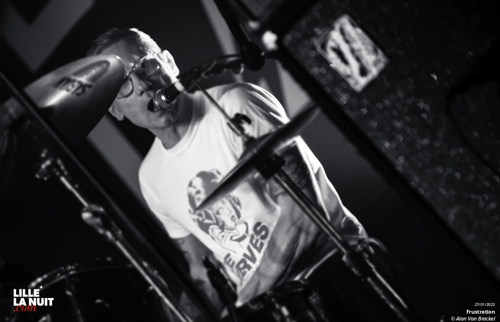 Frustration + Sang Froid + Bastaa! + Mute Selector au Black Lab de Wasquehal en live - photo n°9