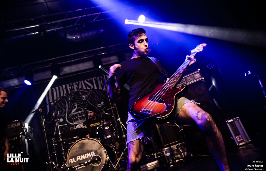 Skate or Die : No Fun At All + Burning Heads + Jodie Faster au Black Lab en live - photo n°5