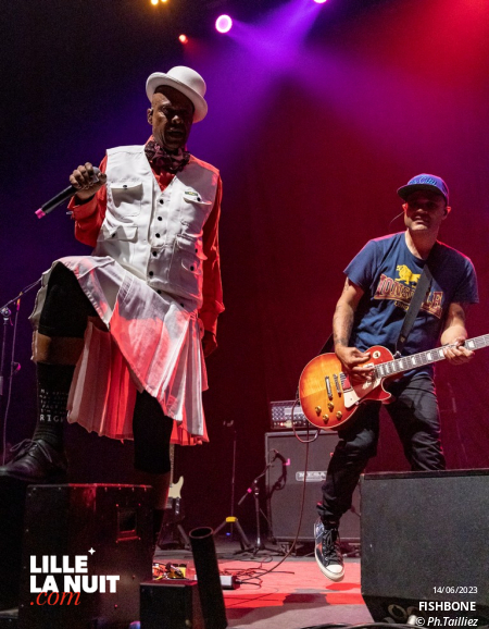 Sum 41 + Fishbone + Landmvrks au Zénith de Lille en live - photo n°10