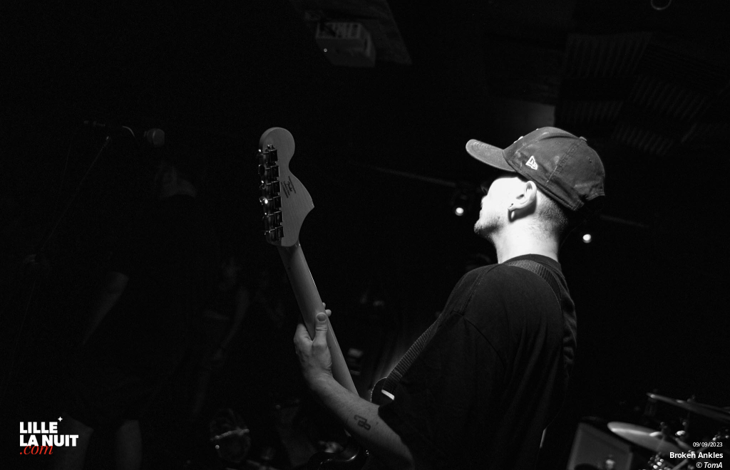 Broken Ankles + Dear Liars + Sick Nerves + November + Morpain à la Brat Cave en live - photo n°1
