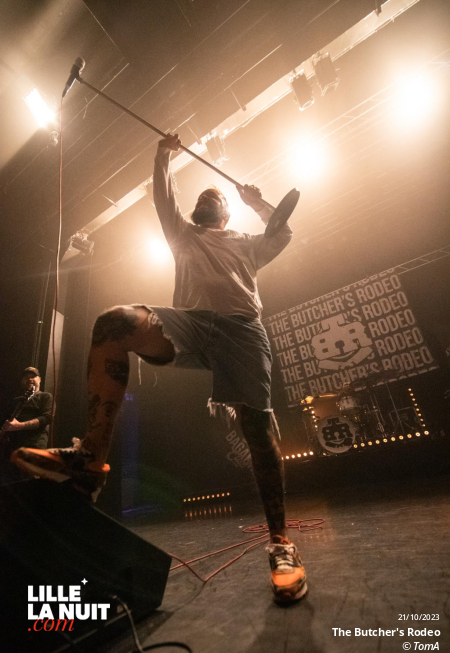 Fighters Night avec Dear Liars + Noise Emission Control + November + The Butcher’s Rodeo à l’espace Gerard Philipe de Wasquehal en live - photo n°2