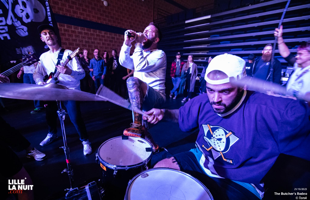 Fighters Night avec Dear Liars + Noise Emission Control + November + The Butcher’s Rodeo à l’espace Gerard Philipe de Wasquehal en live - photo n°11