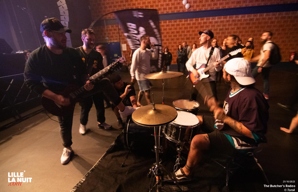 Fighters Night avec Dear Liars + Noise Emission Control + November + The Butcher’s Rodeo à l’espace Gerard Philipe de Wasquehal en live - photo n°9